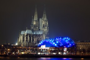 cologne cathedral at night